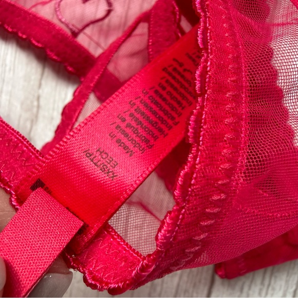 SKIMS 
Tulle Embroidered Hearts Thong - Picture 4 of 5